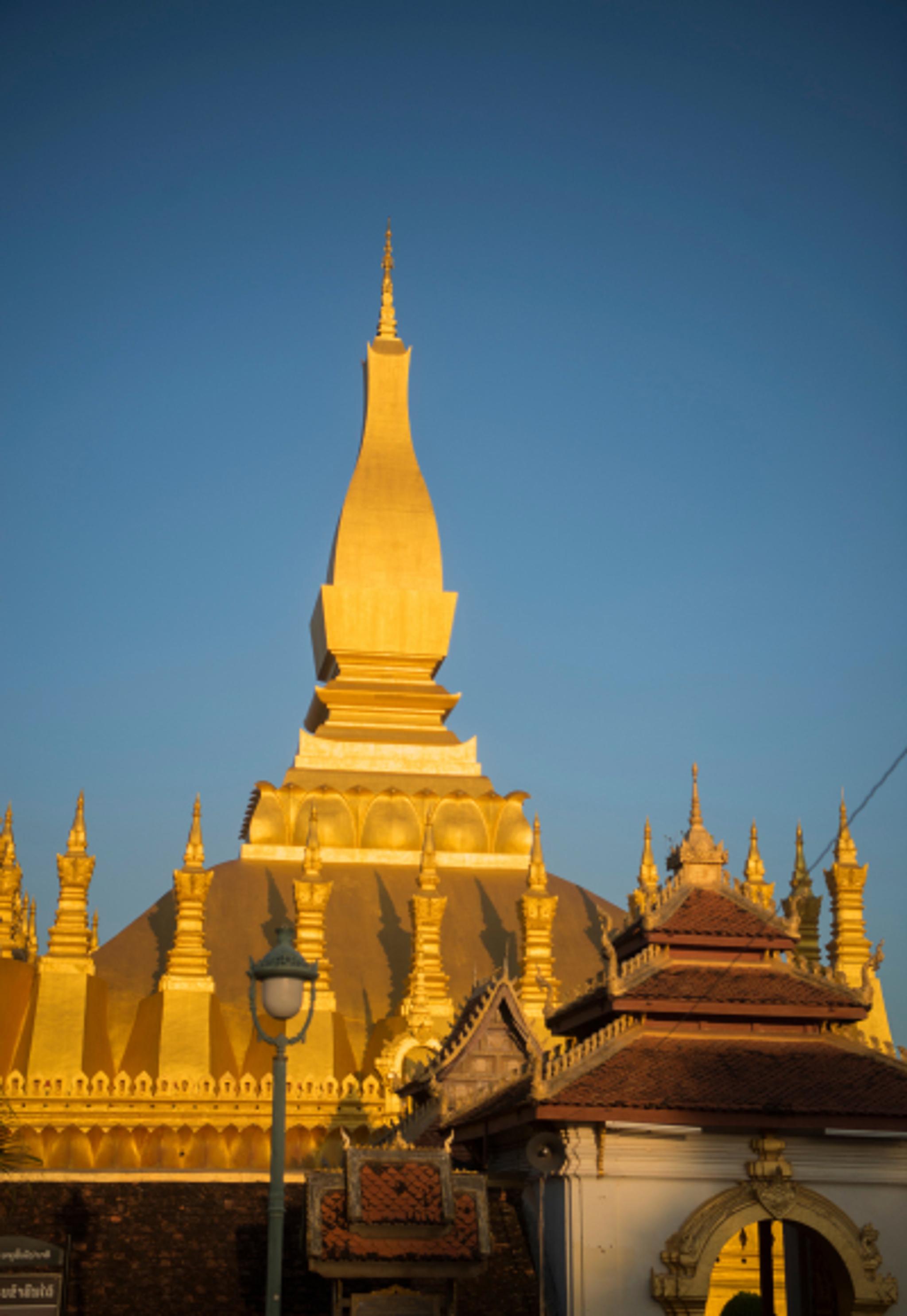 Visit Pha That Luang