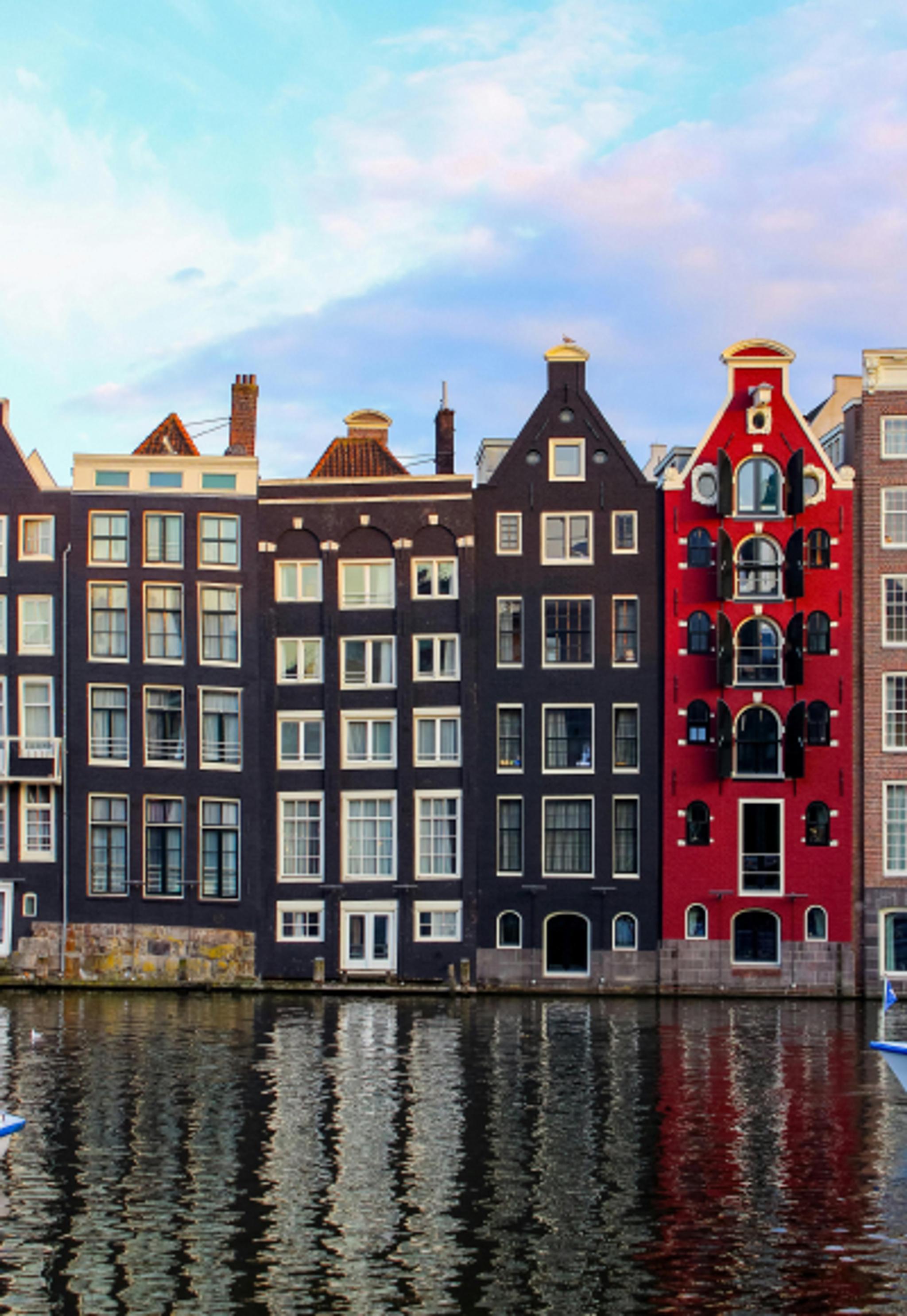 Amsterdam (AMS)